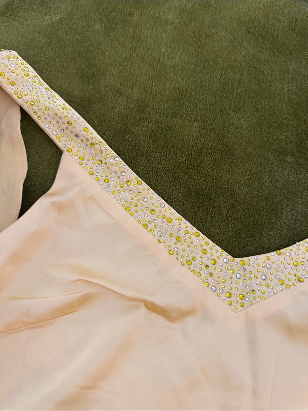 Sabrina carpenter yellow rhinestone dress - Picture 2 of 5